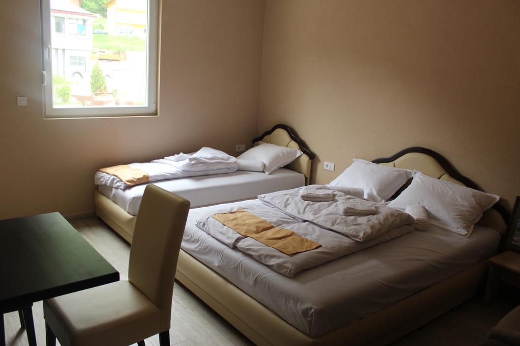 Guesthouse Eko Piva 플루지네 외부 사진