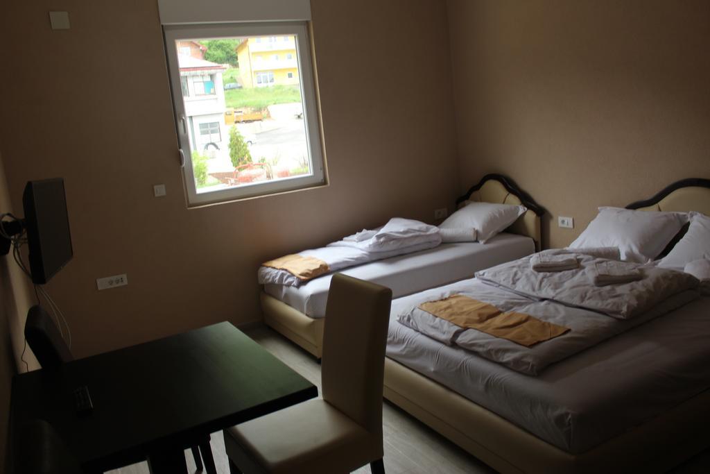 Guesthouse Eko Piva 플루지네 외부 사진