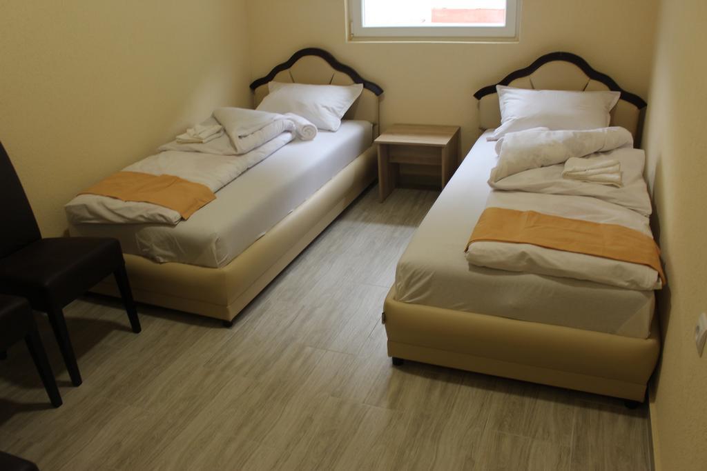 Guesthouse Eko Piva 플루지네 외부 사진