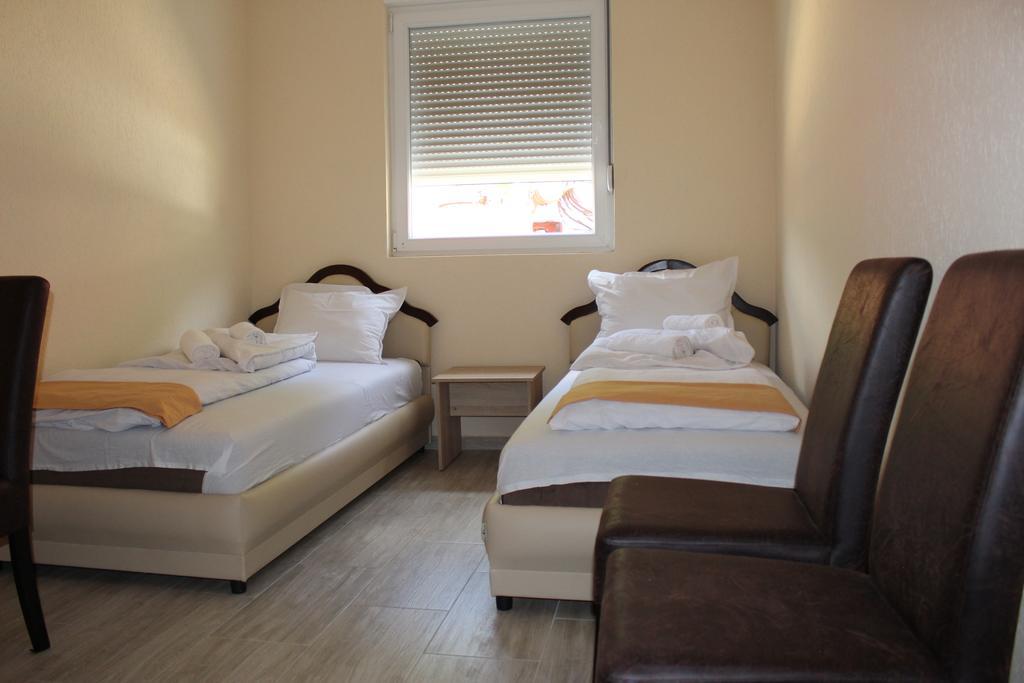 Guesthouse Eko Piva 플루지네 외부 사진