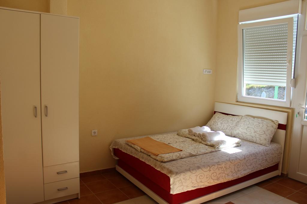 Guesthouse Eko Piva 플루지네 외부 사진