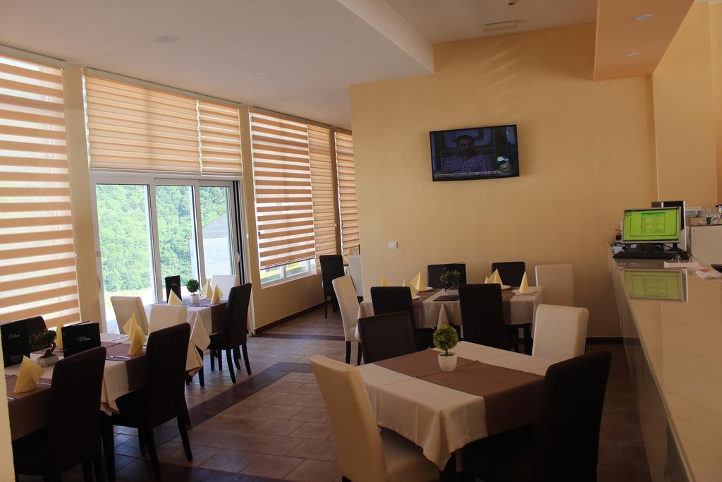 Guesthouse Eko Piva 플루지네 외부 사진